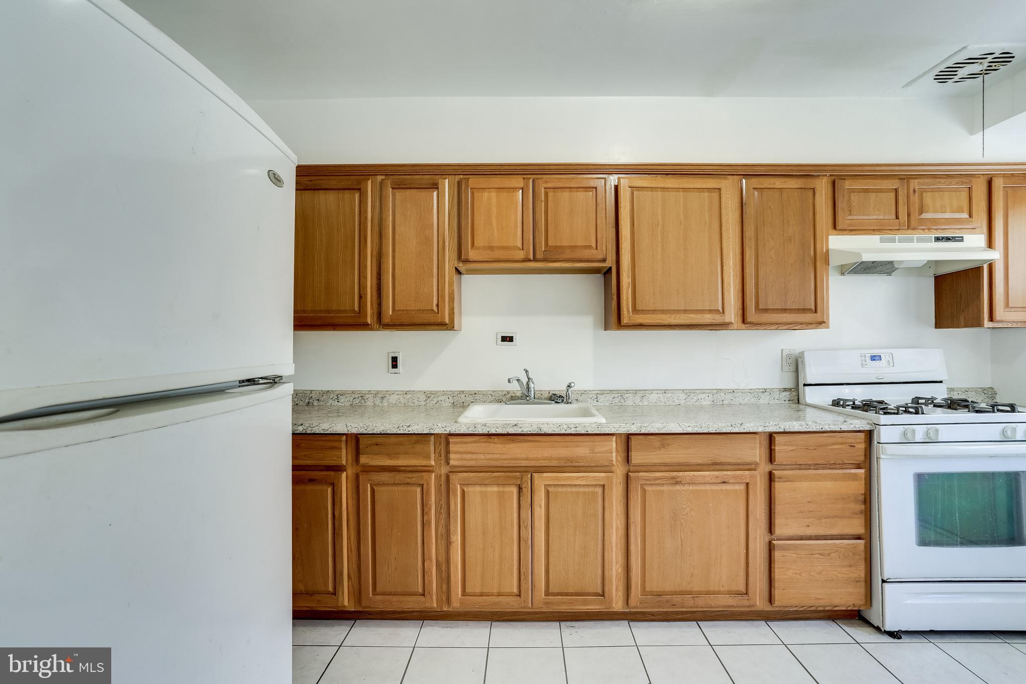 1622 Winford Road Baltimore, MD 21239 - Photo 14 of 37 Kitchen