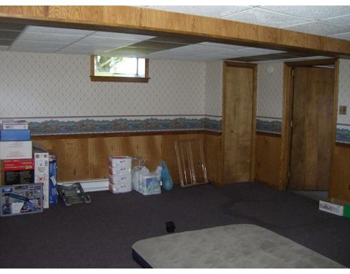 562 Furnace Road Greenville, PA 16125 - Photo 11 of 18 Den/Family/Great Room.