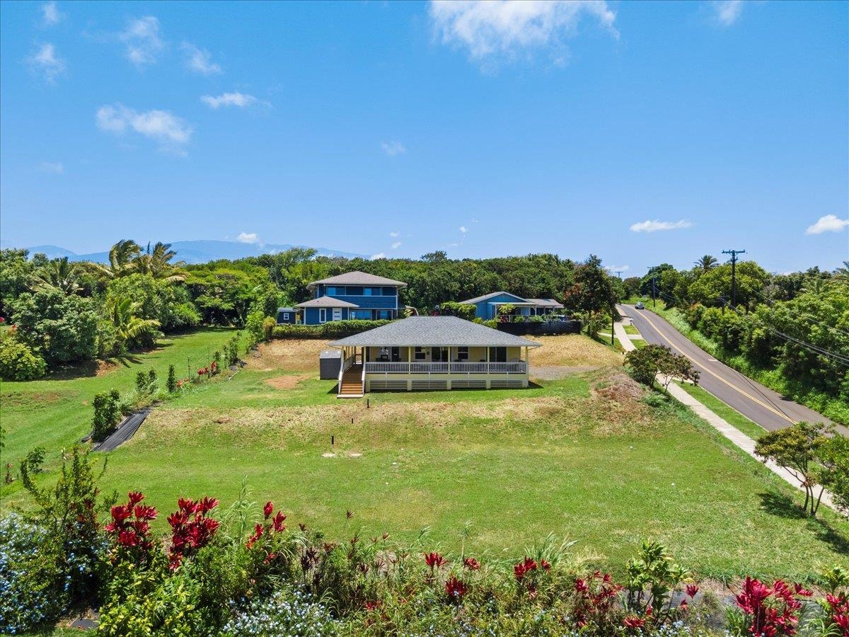 139 Pauwela Road Haiku, HI 96708 - Photo 37 of 42 a swimming pool with trees in the background