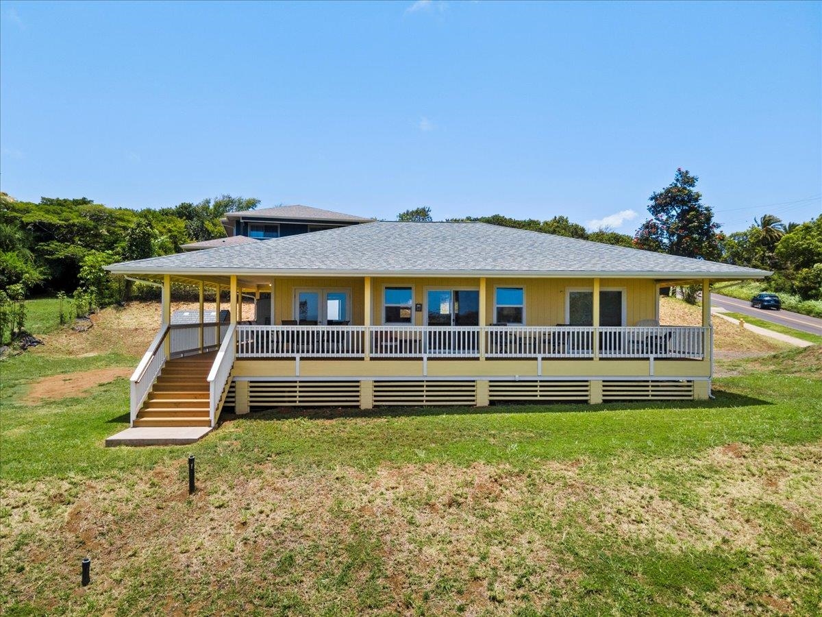 139 Pauwela Road Haiku, HI 96708 - Photo 42 of 42 a front view of house with yard
