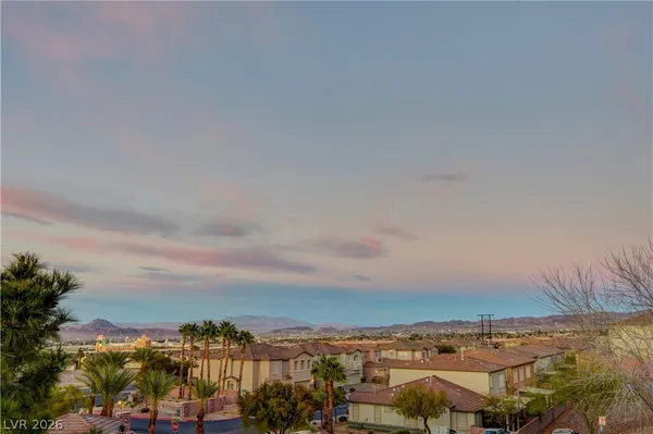 $2,350 | 708 Respectful Ridge Avenue, Henderson, NV 89012