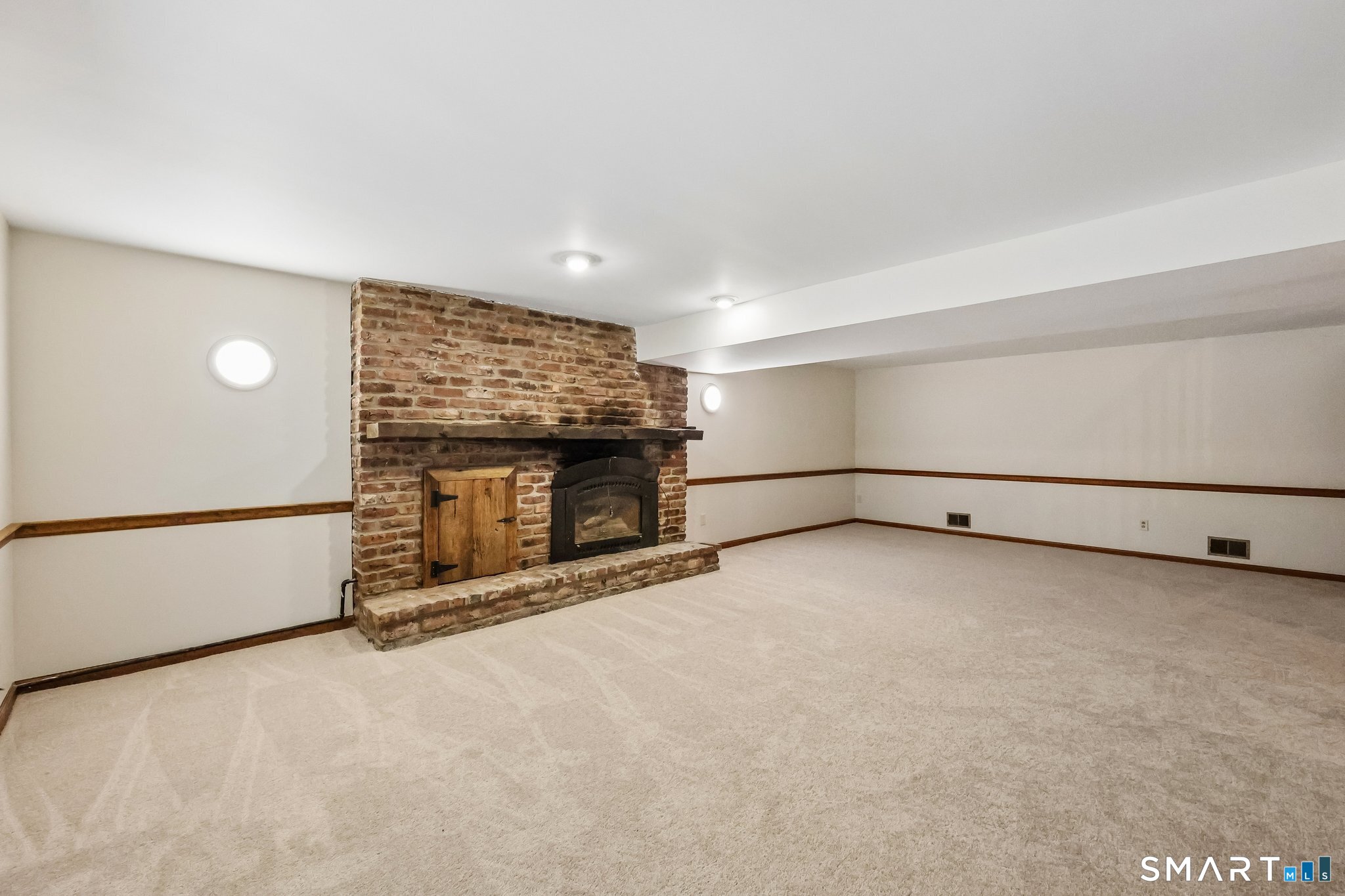 439 Brewster Road Bristol, CT 06010 - Photo 26 of 40