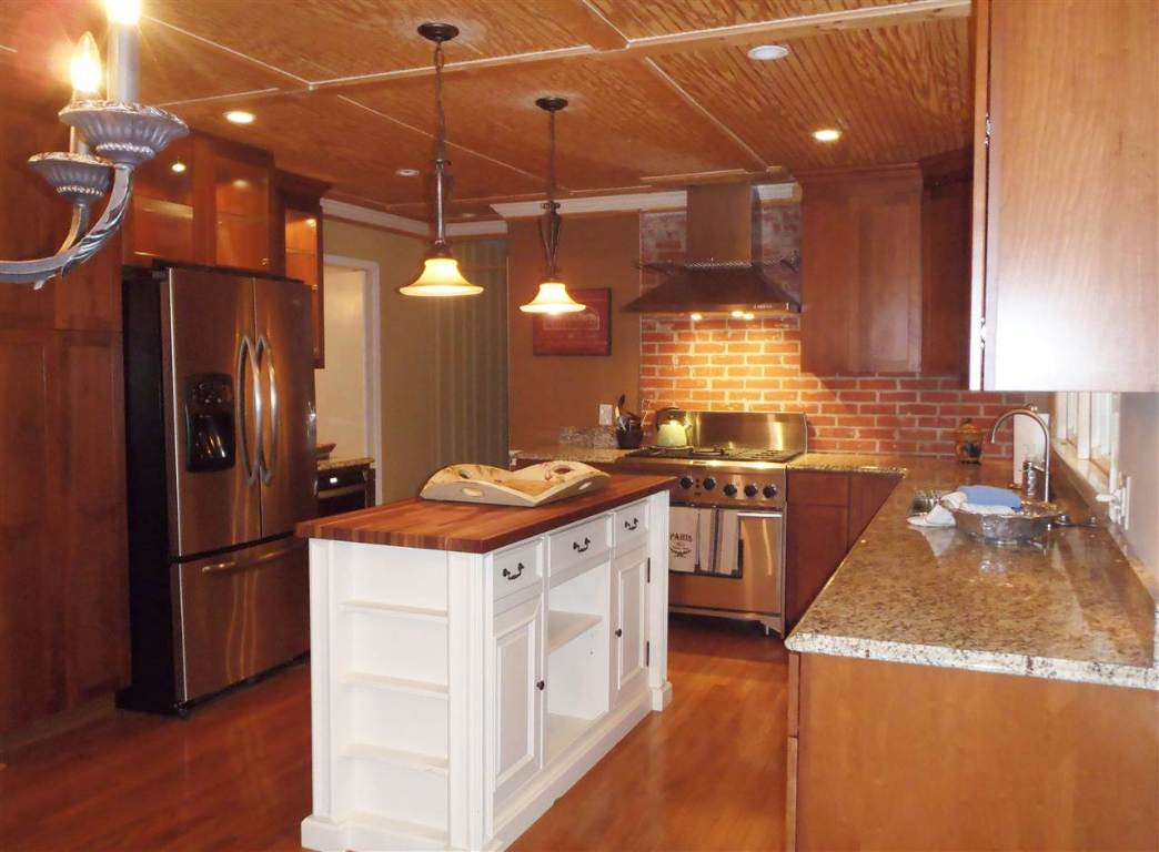 711 West Quincy Road Seneca, SC 29678 - Photo 12 of 36 Gallery Image 12