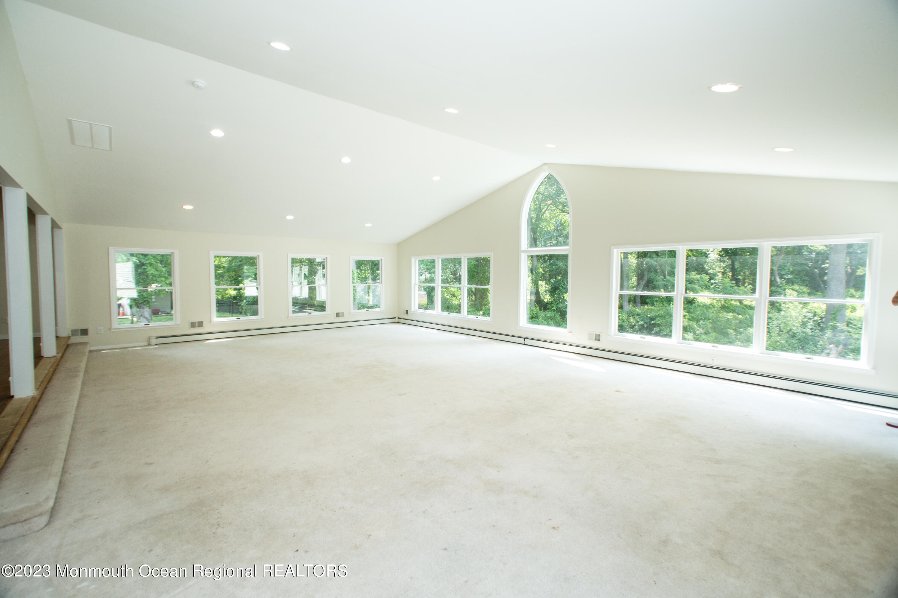 61 Lone Oak Road Middletown, NJ 07748 - Photo 15 of 46 Great Rm