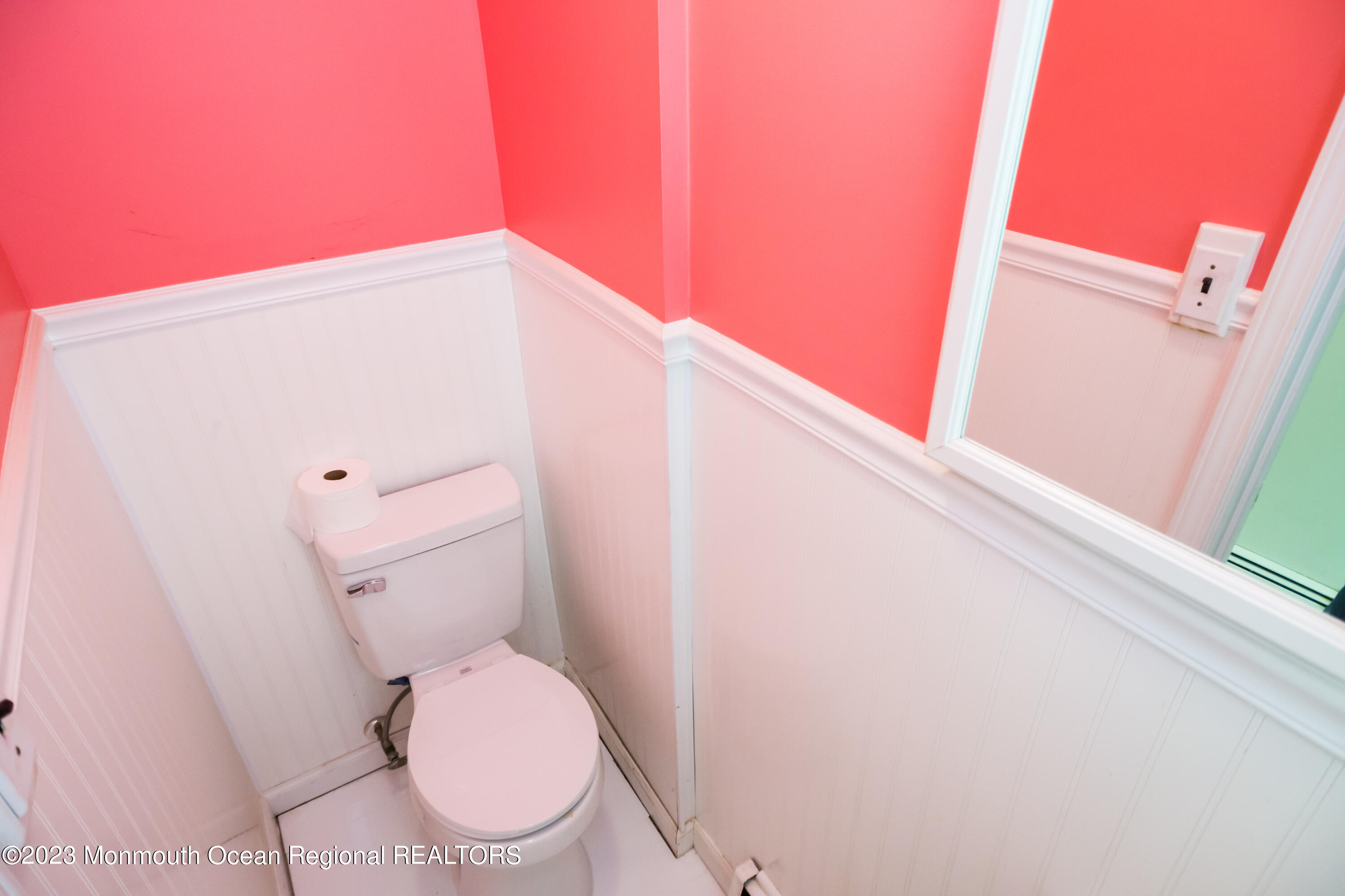 61 Lone Oak Road Middletown, NJ 07748 - Photo 21 of 46 1/2 Bath