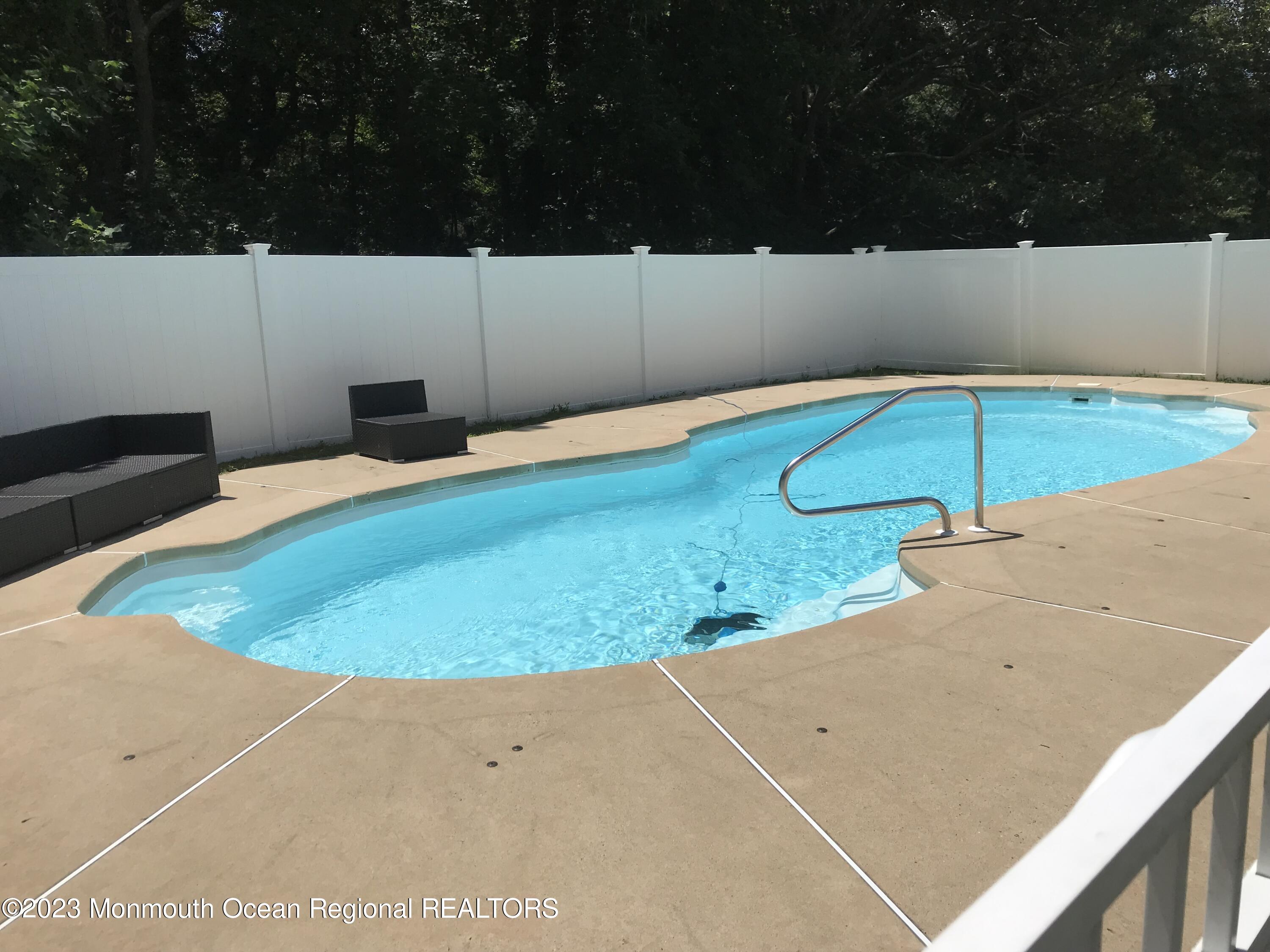 61 Lone Oak Road Middletown, NJ 07748 - Photo 41 of 46 Salt water