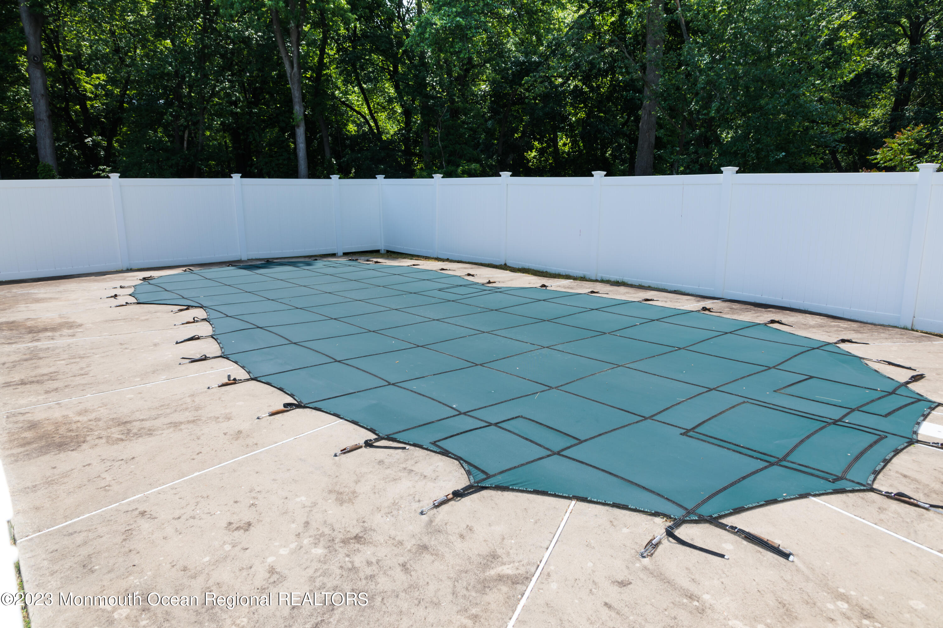 61 Lone Oak Road Middletown, NJ 07748 - Photo 44 of 46 Vinyl fence