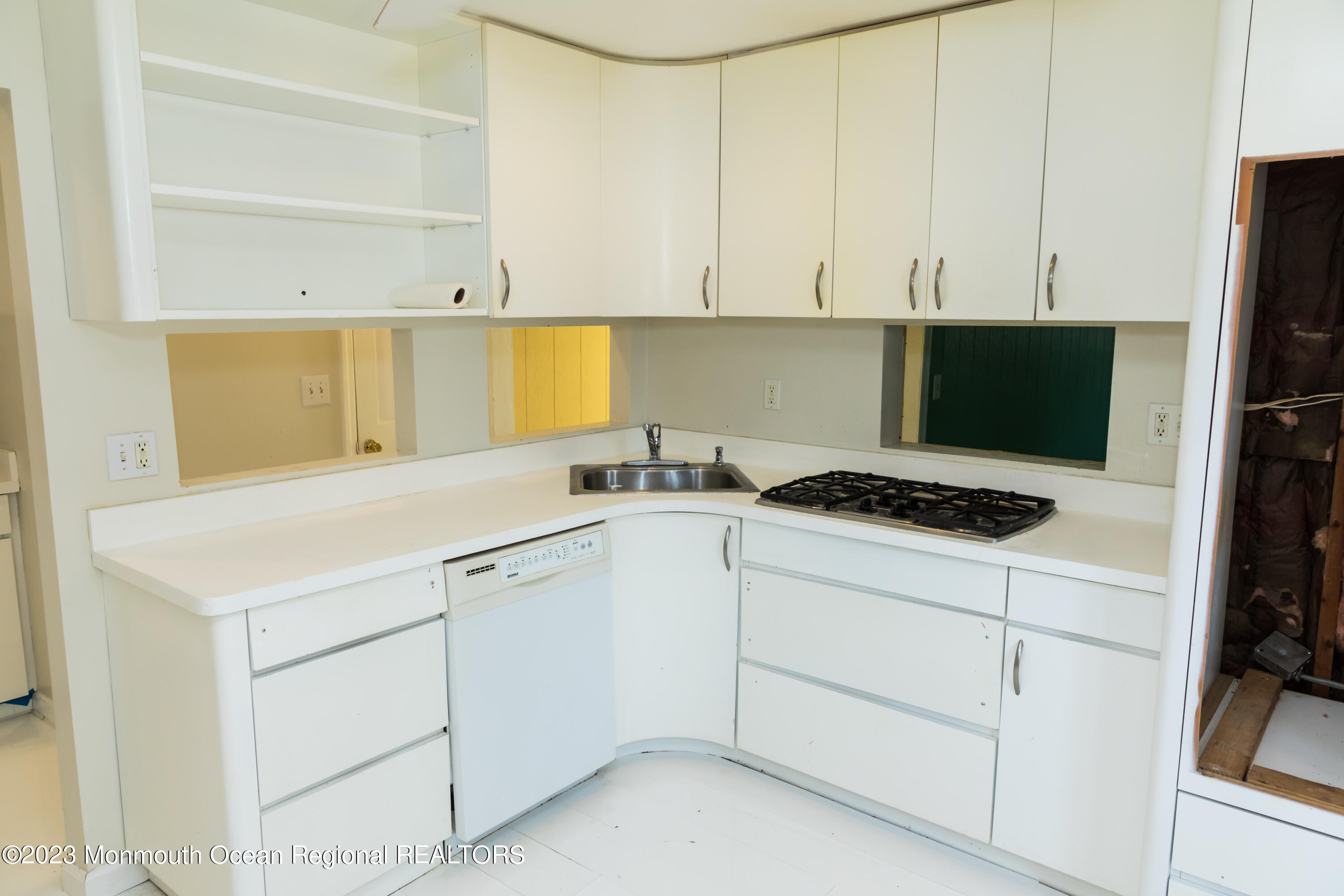 61 Lone Oak Road Middletown, NJ 07748 - Photo 9 of 46 Kitchen