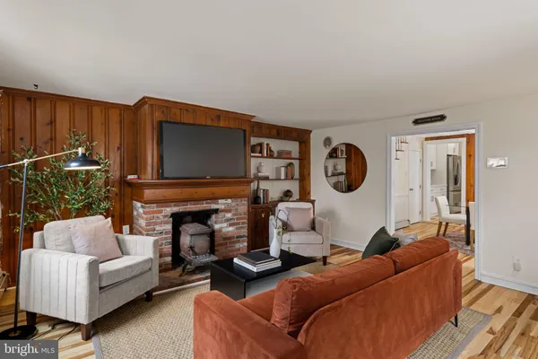 $2,200 | 4717-19 Almond Street, Philadelphia, PA 19137
