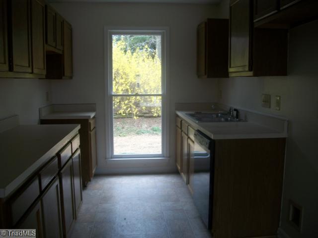 3240 Timberwolf Avenue High Point, NC 27265 - Photo 3 of 7 Kitchen.