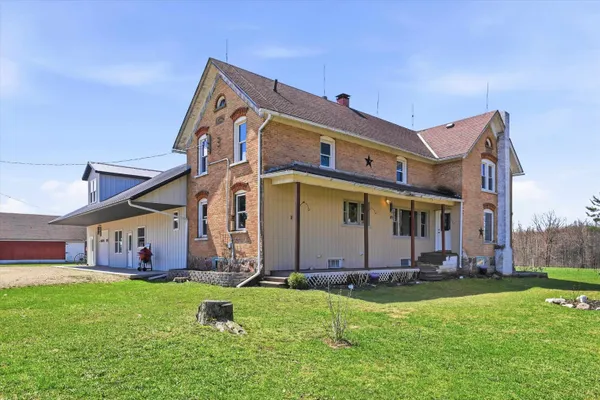 $350,000 | N8424 Nollenberg Road, Manawa, WI 54949