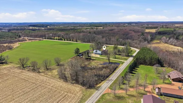 $350,000 | N8424 Nollenberg Road, Manawa, WI 54949