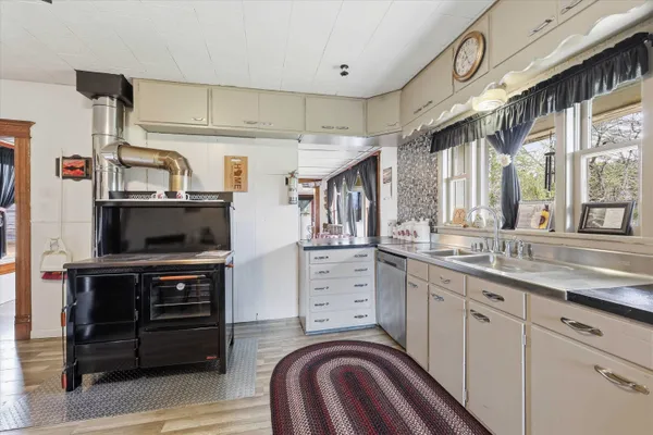 $350,000 | N8424 Nollenberg Road, Manawa, WI 54949