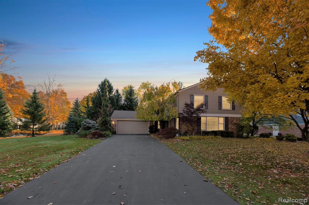 32666 Old Post Road Beverly Hills, MI 48025 - Photo 2 of 39