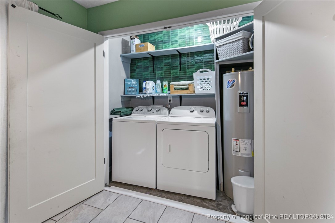 3009 Rouse Road Fayetteville, NC 28306 - Photo 14 of 37 a utility room with dryer and washer