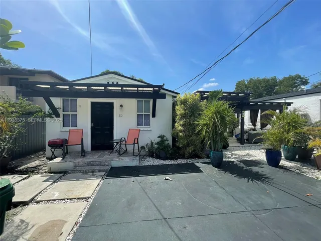 $1,950 | 210 Northeast 110th Street, Unit 210, Miami, FL 33161