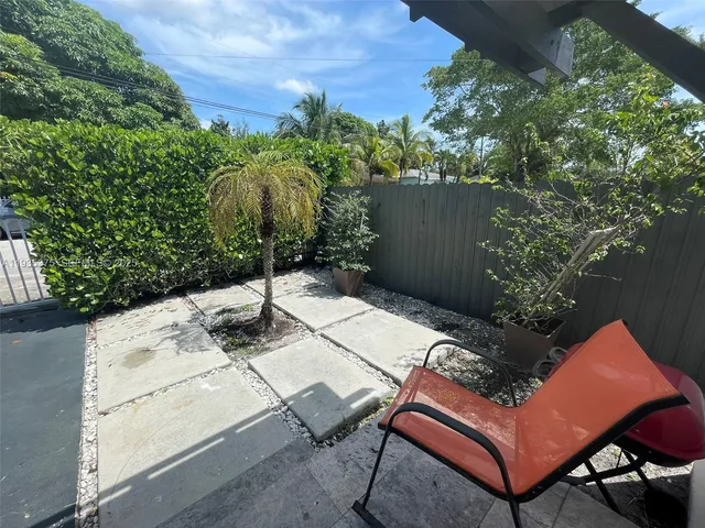 $1,950 | 210 Northeast 110th Street, Unit 210, Miami, FL 33161