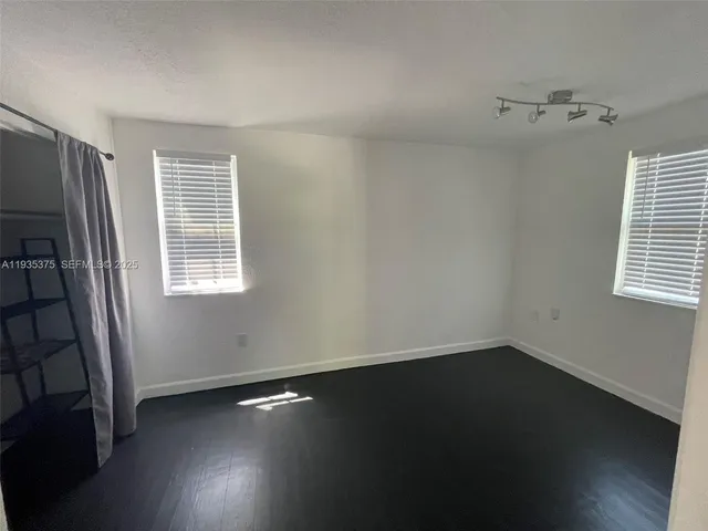 $1,950 | 210 Northeast 110th Street, Unit 210, Miami, FL 33161