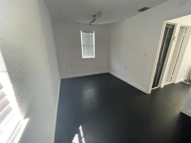 $1,950 | 210 Northeast 110th Street, Unit 210, Miami, FL 33161