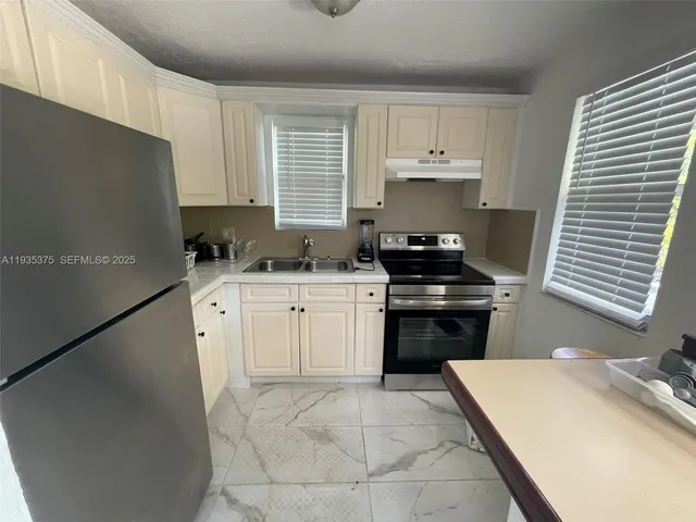 $1,950 | 210 Northeast 110th Street, Unit 210, Miami, FL 33161