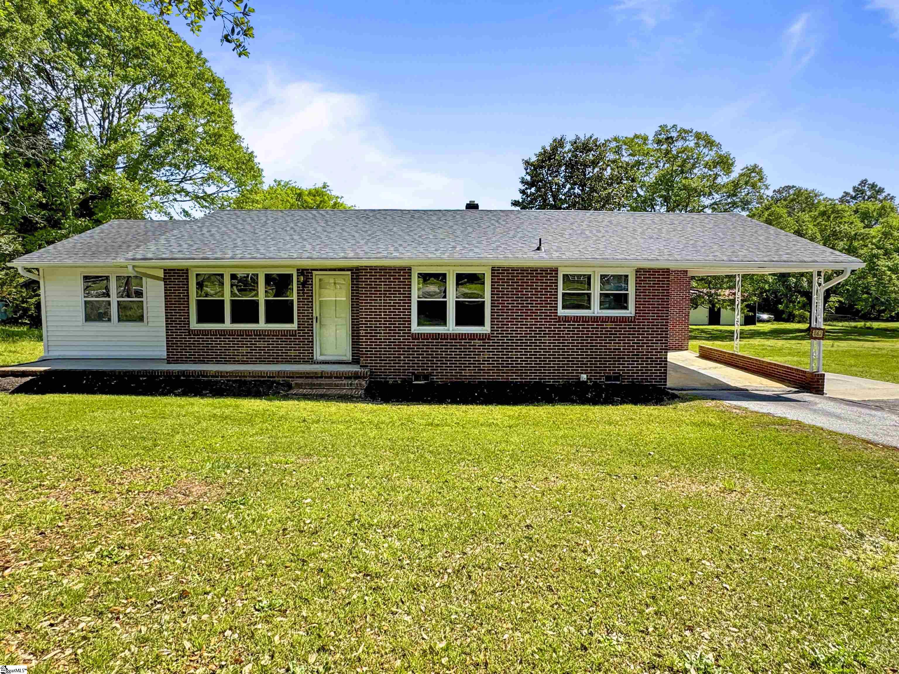 862 North Main Street Gray Court, SC 29645 - Photo 1 of 13 Gallery Image 1