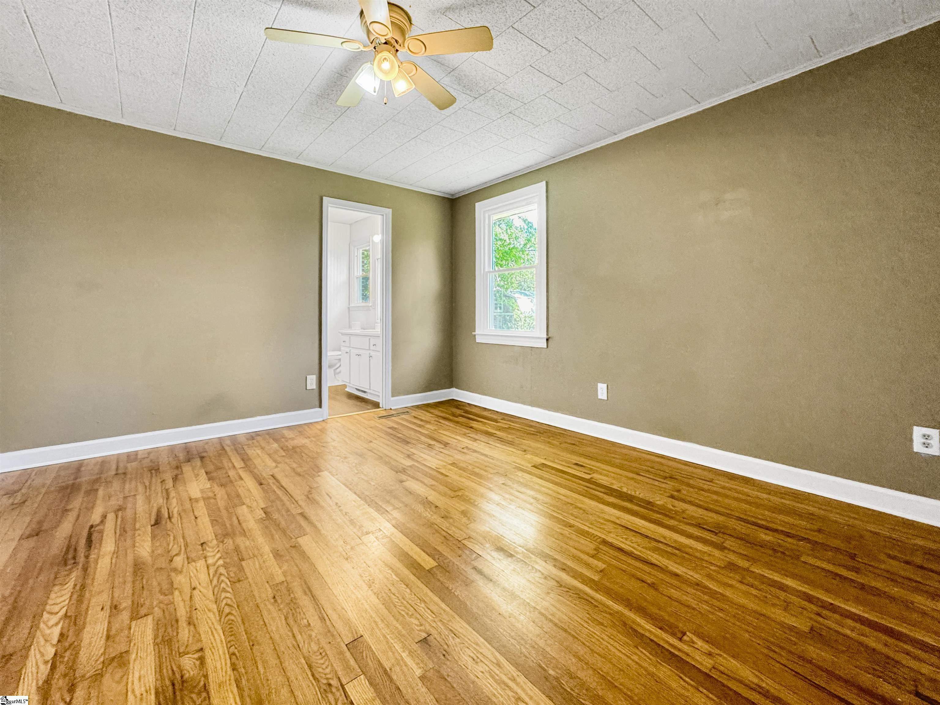 862 North Main Street Gray Court, SC 29645 - Photo 9 of 13 Gallery Image 9