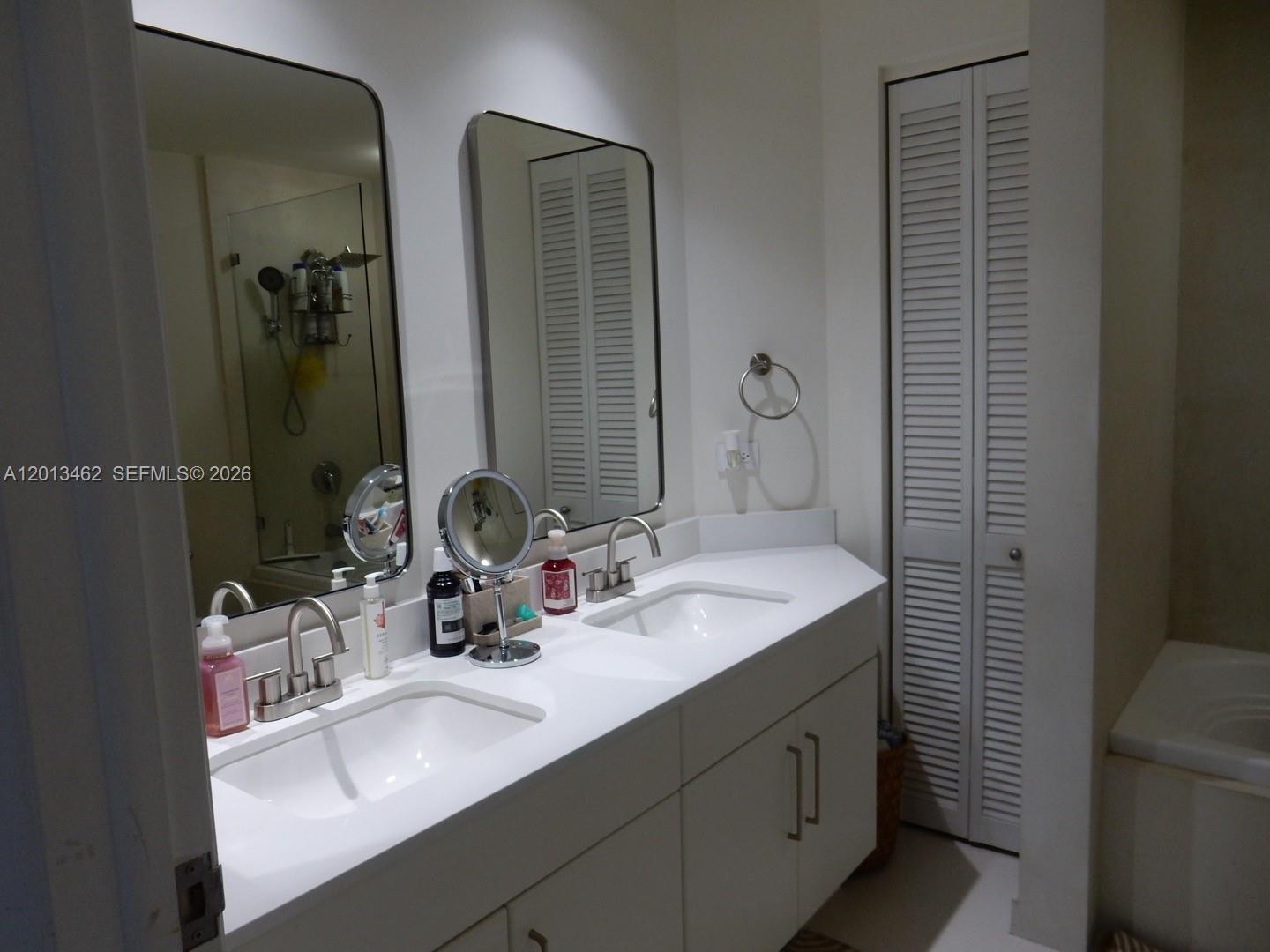 801 Brickell Key Boulevard, Unit 1102 Miami, FL 33131 - Photo 10 of 27