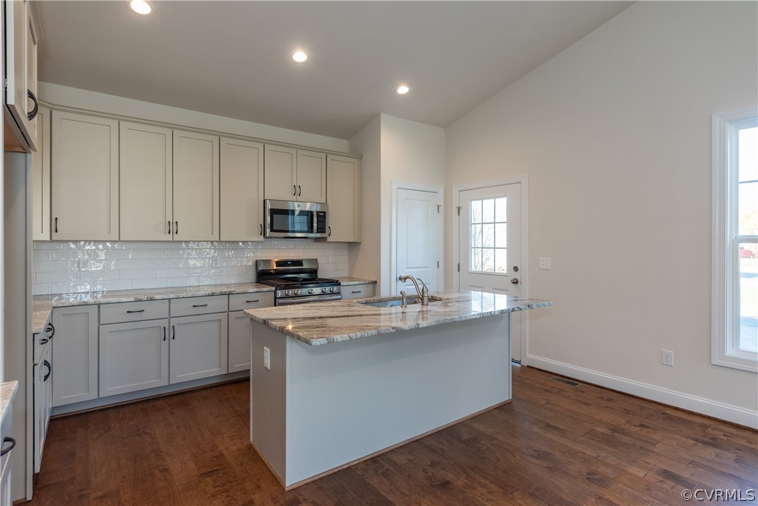 702 West Vaughan Road Ashland, VA 23005 - Photo 9 of 28 Gallery Image 9