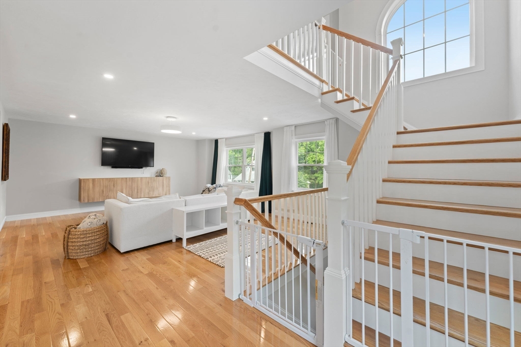26 A Maravista Road Worcester, MA 01606 - Photo 5 of 32 Gallery Image 5