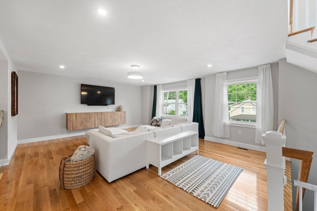 26 A Maravista Road Worcester, MA 01606 - Photo 7 of 32 Gallery Image 7