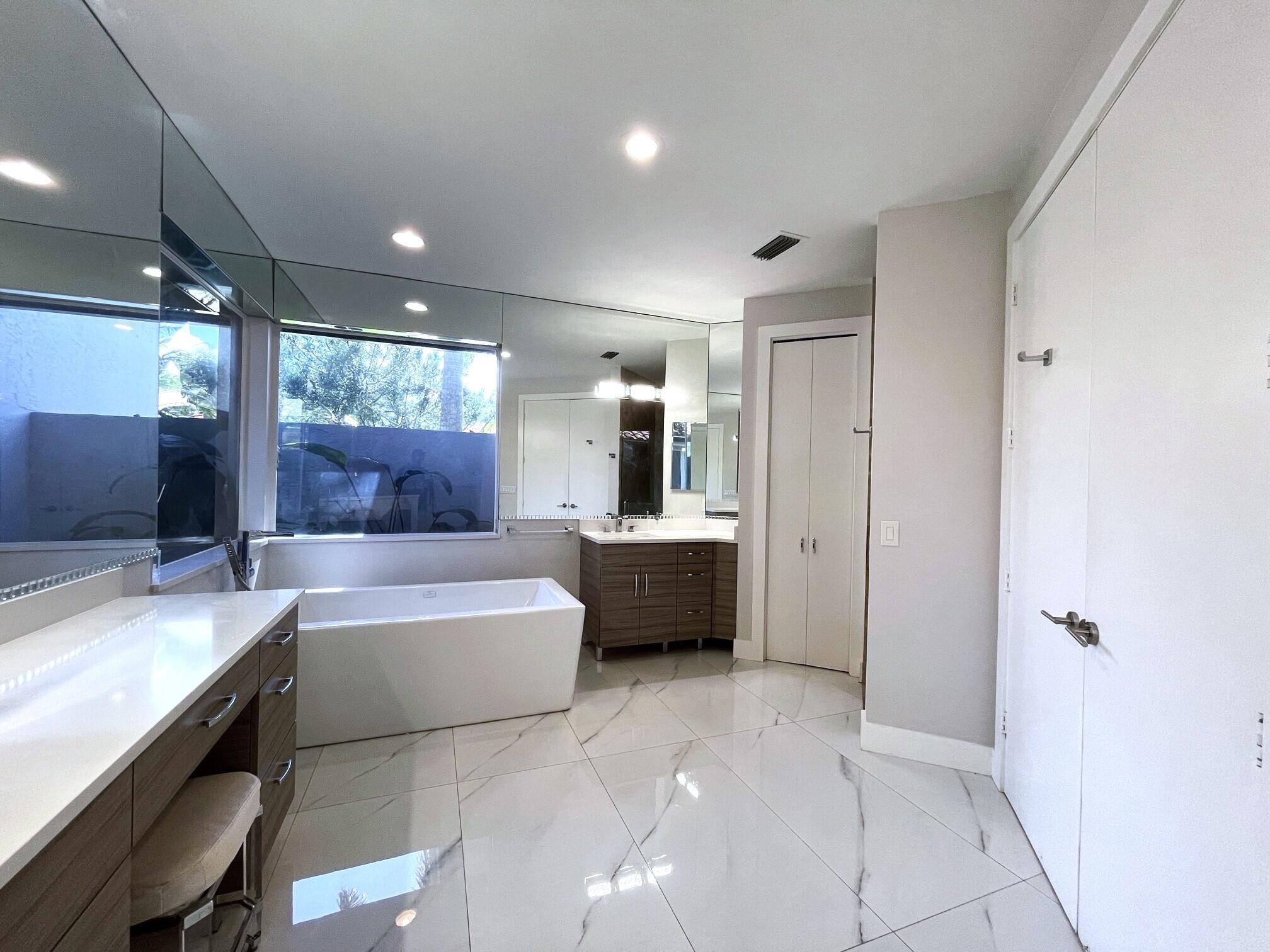 10575 Stonebridge Boulevard Boca Raton, FL 33498 - Photo 11 of 38 Master Bath