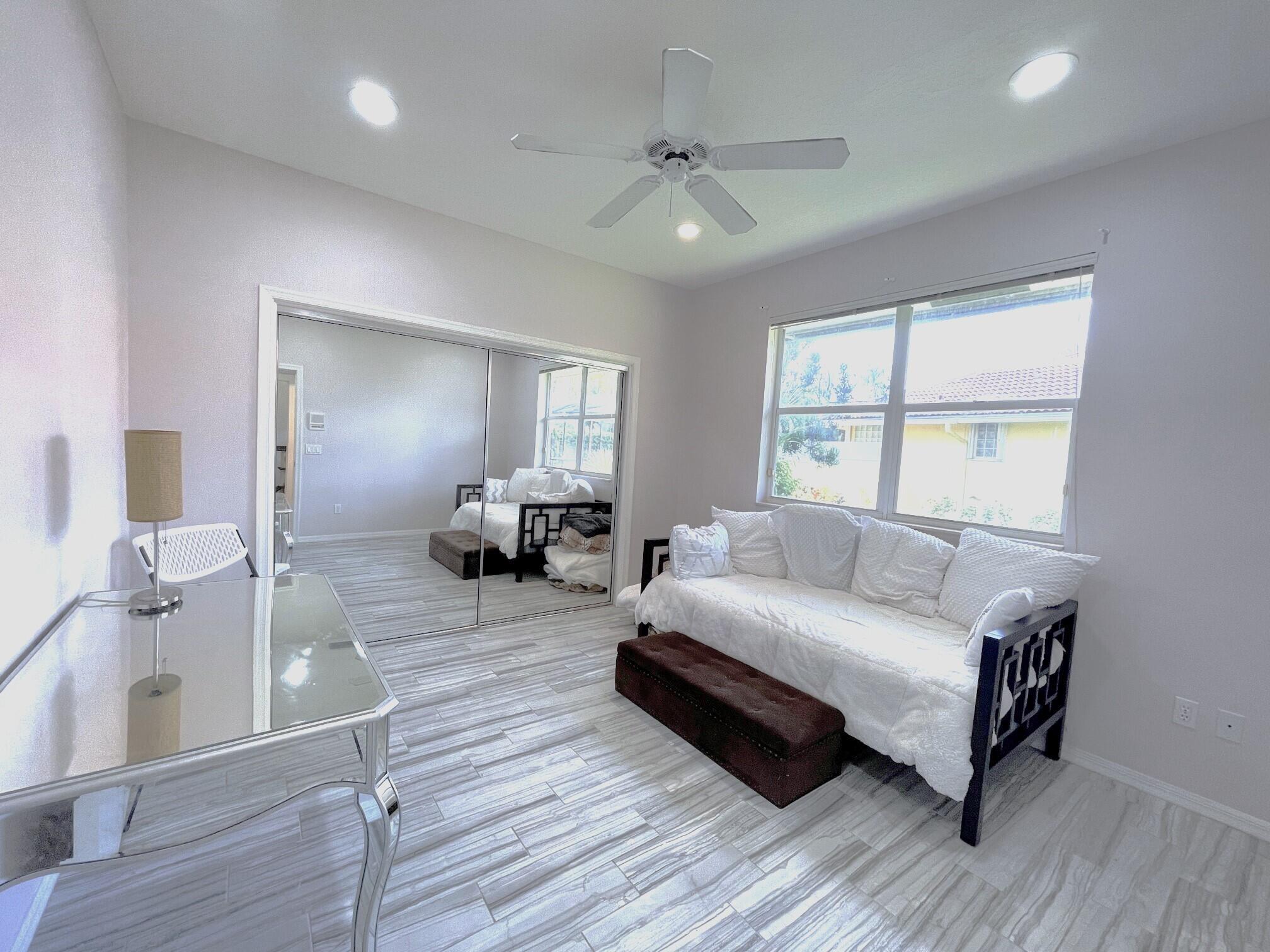 10575 Stonebridge Boulevard Boca Raton, FL 33498 - Photo 23 of 38 Guest bed