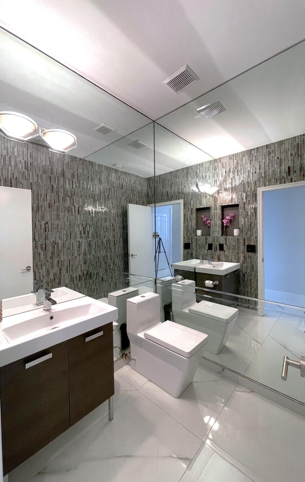 10575 Stonebridge Boulevard Boca Raton, FL 33498 - Photo 25 of 38 Guest