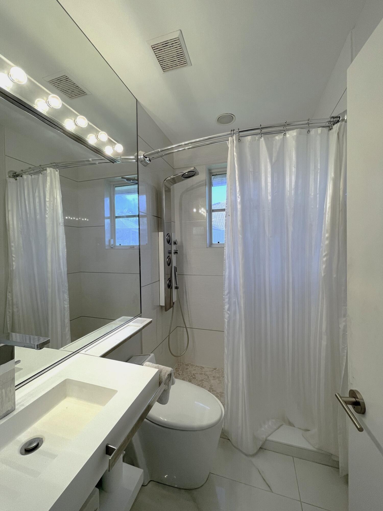 10575 Stonebridge Boulevard Boca Raton, FL 33498 - Photo 26 of 38 Guest