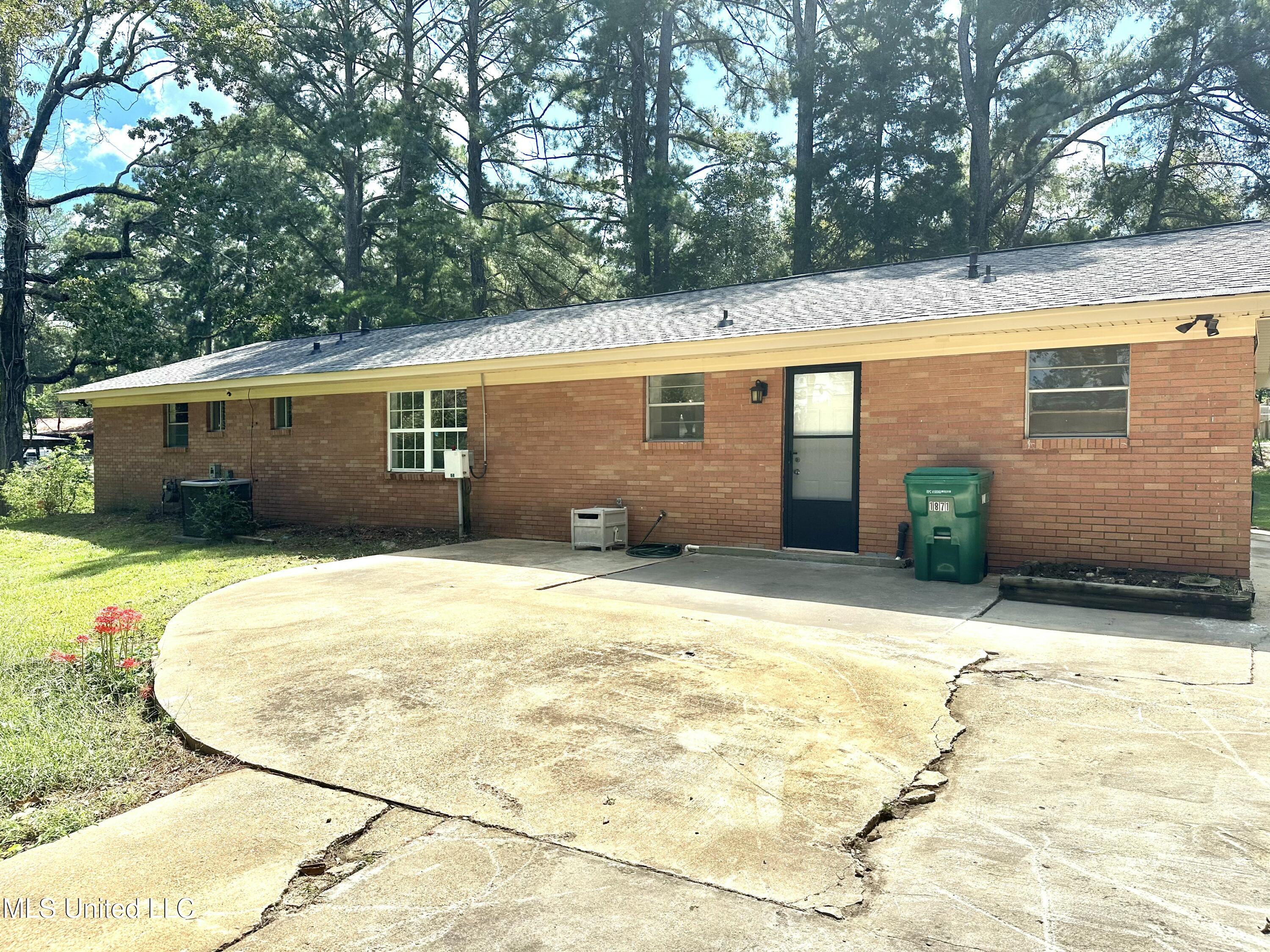 1871 Turtle Road Byram, MS 39272 - Photo 2 of 16 Back of house