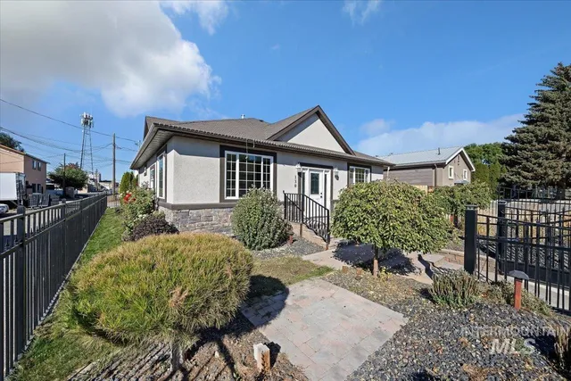 $379,000 | 130 East Ave B, Jerome, ID 83338