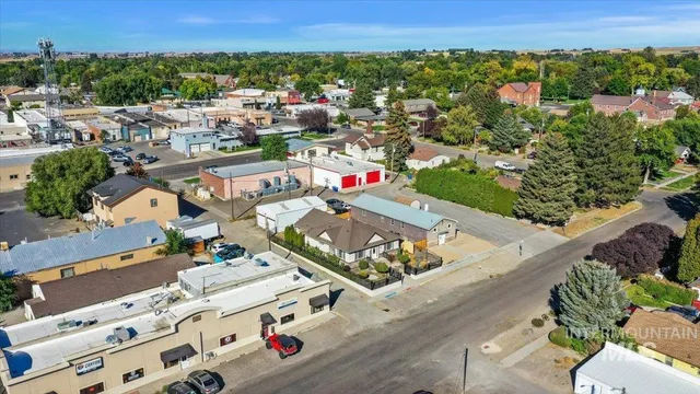 $379,000 | 130 East Ave B, Jerome, ID 83338