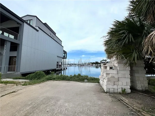 $250,000 | 7700 Breakwater Drive, New Orleans, LA 70124