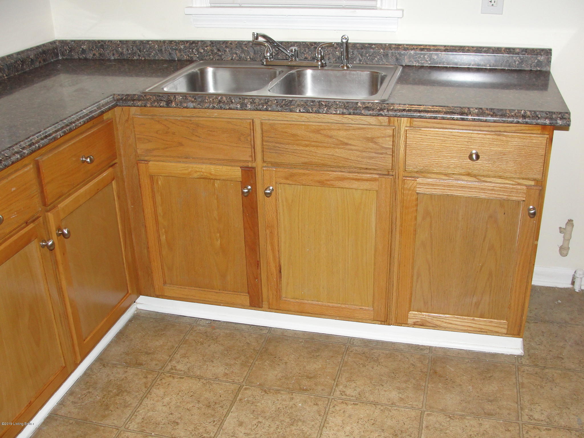11013 Torrington Road Louisville, KY 40272 - Photo 7 of 19 2019-11-21 12.25.54