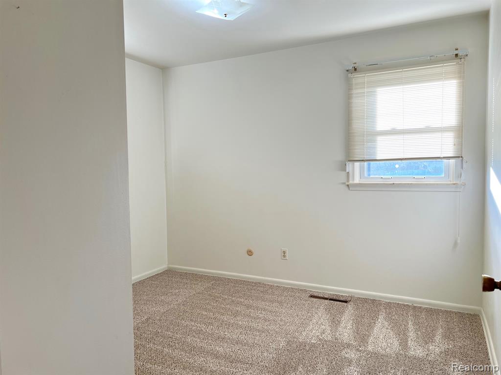4470 Stoney Ridge Road Flint, MI 48507 - Photo 17 of 45 Gallery Image 17