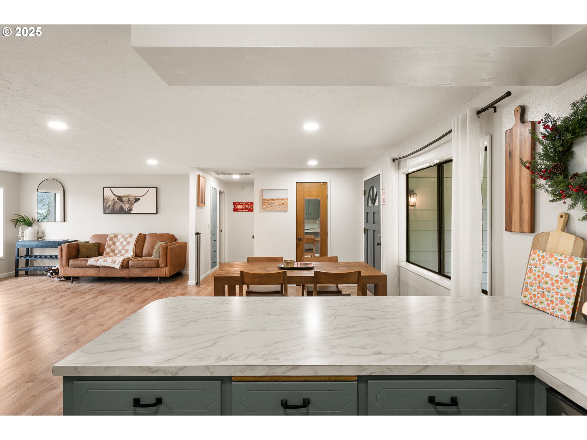 6020 Valley View Road Northeast Silverton, OR 97381 - Photo 15 of 45