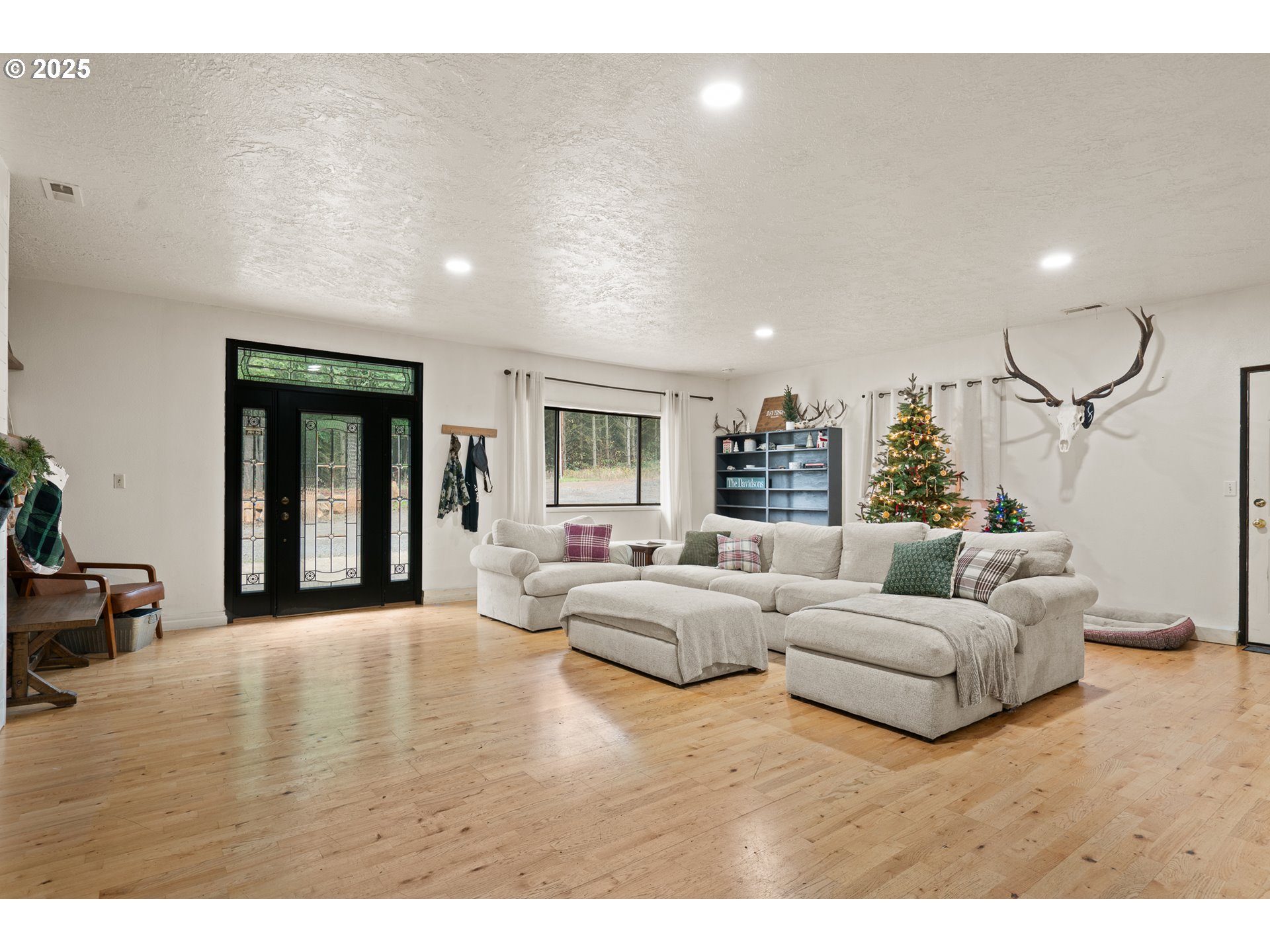 6020 Valley View Road Northeast Silverton, OR 97381 - Photo 16 of 45