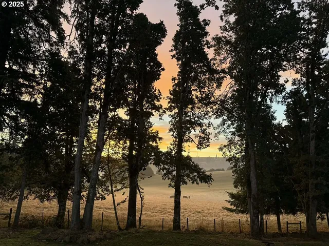 $750,000 | 6020 Valley View Road Northeast, Silverton, OR 97381