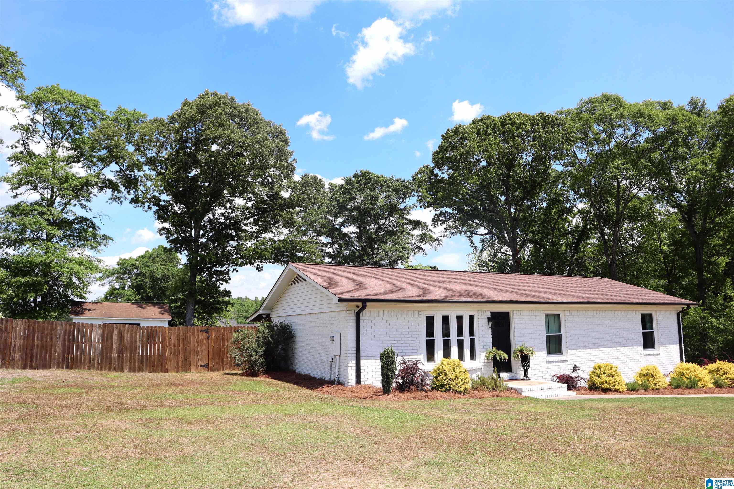 110 Crestview Drive Clanton, AL 35045 - Photo 2 of 20
