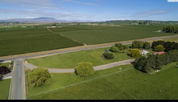 $770,000 | 21 Honeysuckle Road, Pasco, WA 99301