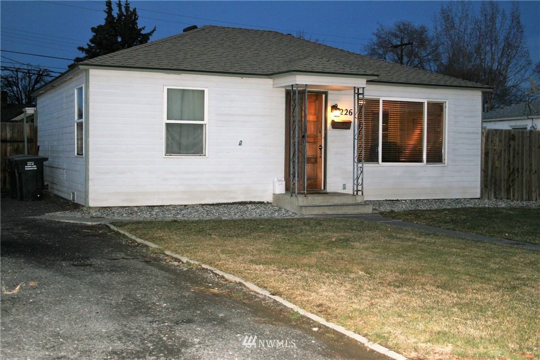226 West Ridge Road Moses Lake, WA 98837 - Photo 2 of 25