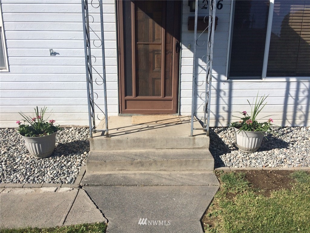 226 West Ridge Road Moses Lake, WA 98837 - Photo 3 of 25