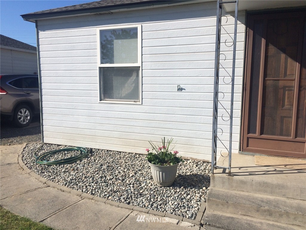 226 West Ridge Road Moses Lake, WA 98837 - Photo 4 of 25