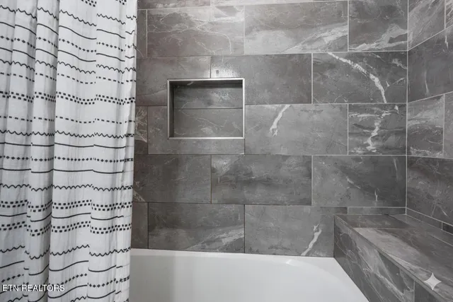 $275,000 | 319 Meadowview Drive, Harriman, TN 37748