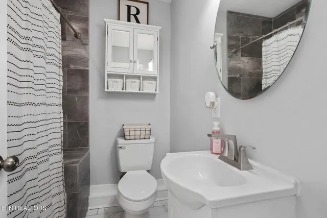 $275,000 | 319 Meadowview Drive, Harriman, TN 37748